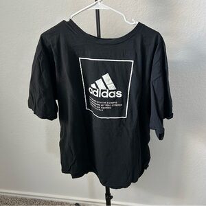 🌿 Adidas Black Graphic Tee